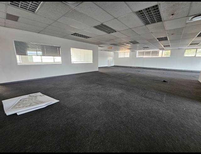 6,560M² WAREHOUSE TO LET IN HUGHES